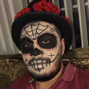 Meet your Posher, Efrain